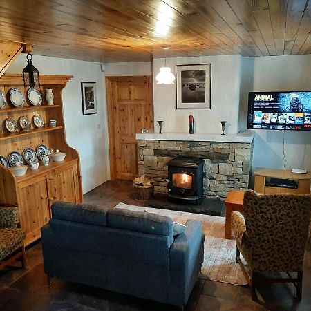 Traditional Cosy Cottage With Beautiful Views Уестпорт Екстериор снимка
