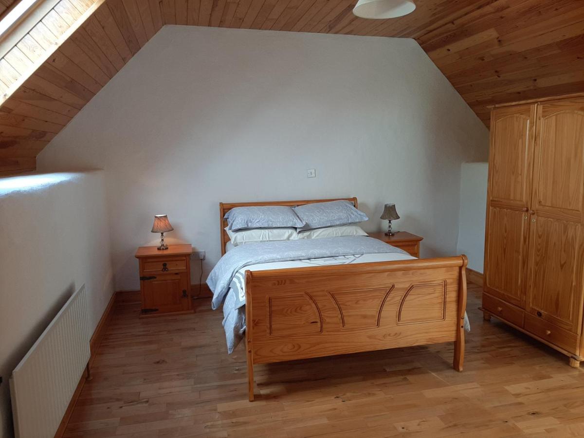 Traditional Cosy Cottage With Beautiful Views Уестпорт Екстериор снимка
