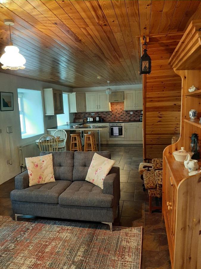 Traditional Cosy Cottage With Beautiful Views Уестпорт Екстериор снимка