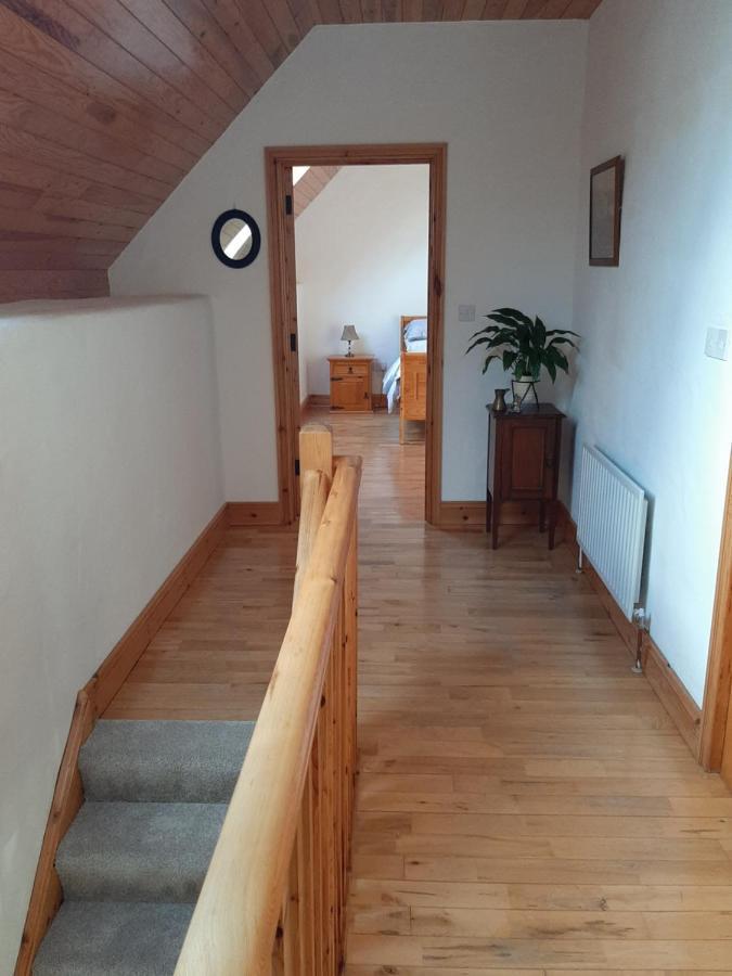 Traditional Cosy Cottage With Beautiful Views Уестпорт Екстериор снимка
