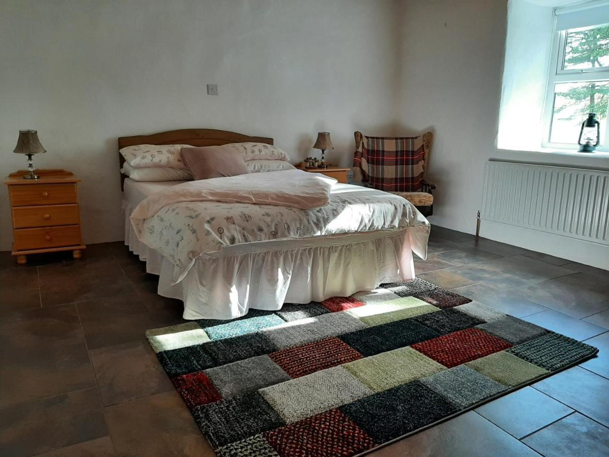 Traditional Cosy Cottage With Beautiful Views Уестпорт Екстериор снимка