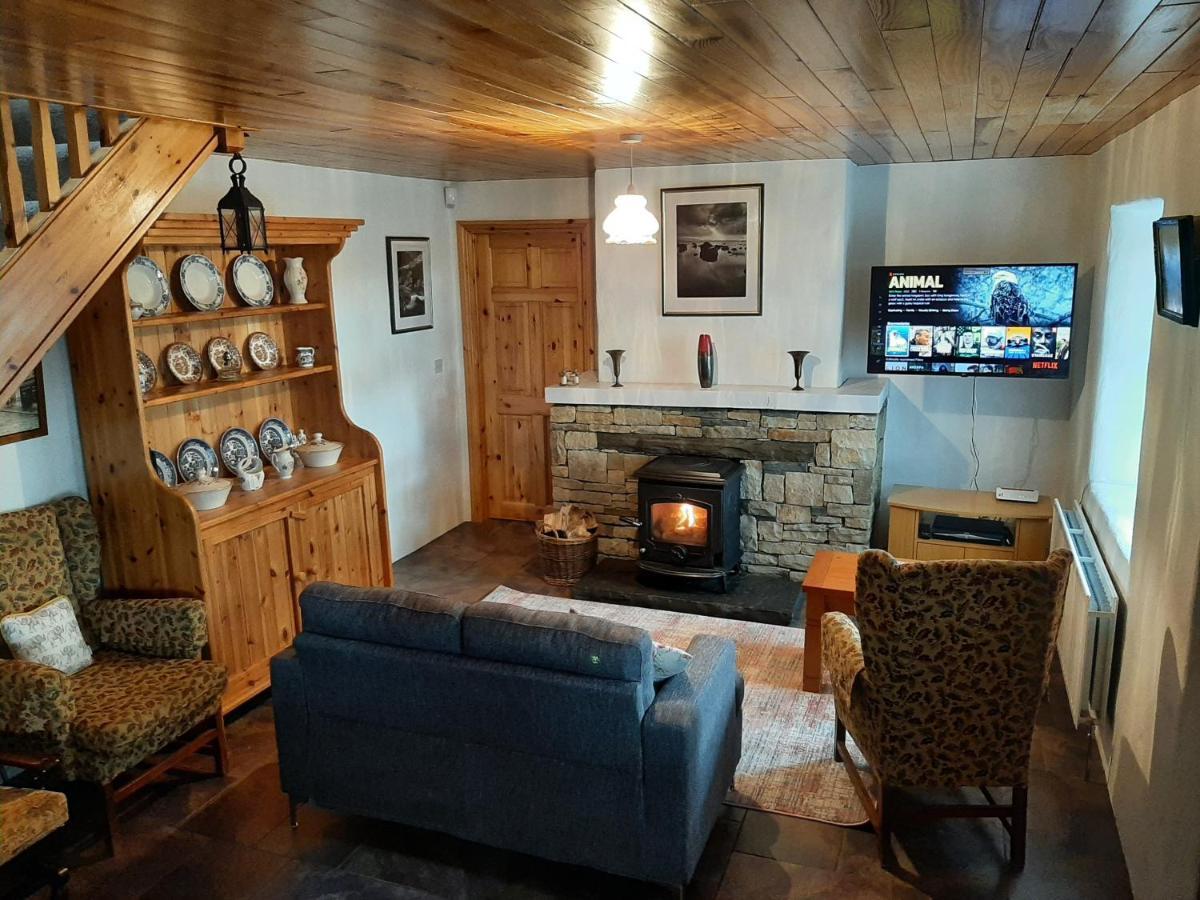 Traditional Cosy Cottage With Beautiful Views Уестпорт Екстериор снимка